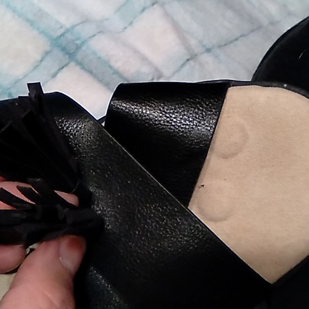 Black Comfortview Sandels. 7.5 wide. - Picture 16 of 16